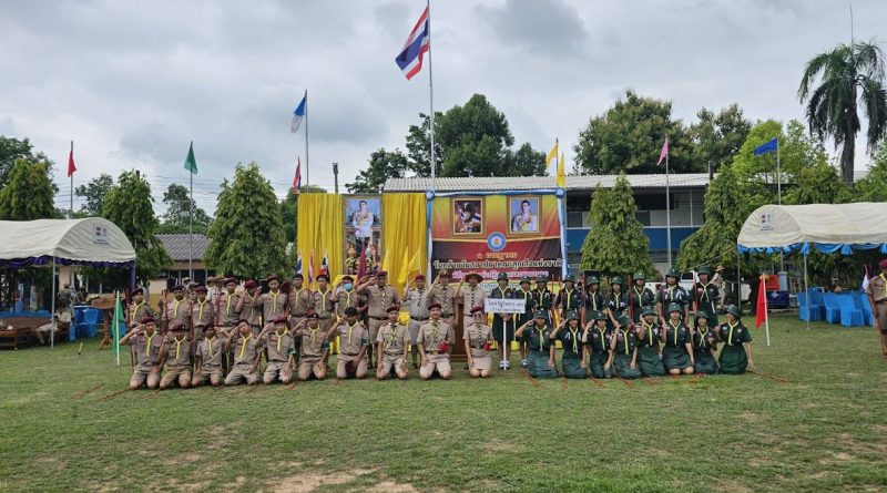 ร่วมพิธีทบทวนคำปฏิญาณและสวนสนาม ณ โรงเรียนบรรหารวิทยา